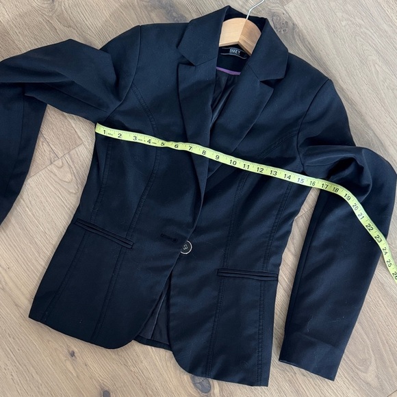 Suzy Shier Classic Black Suit Jacket - Picture 5 of 5